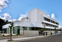 Les AMIPAs qüestionen el canvi d’horari de neteja i reben el suport del PP